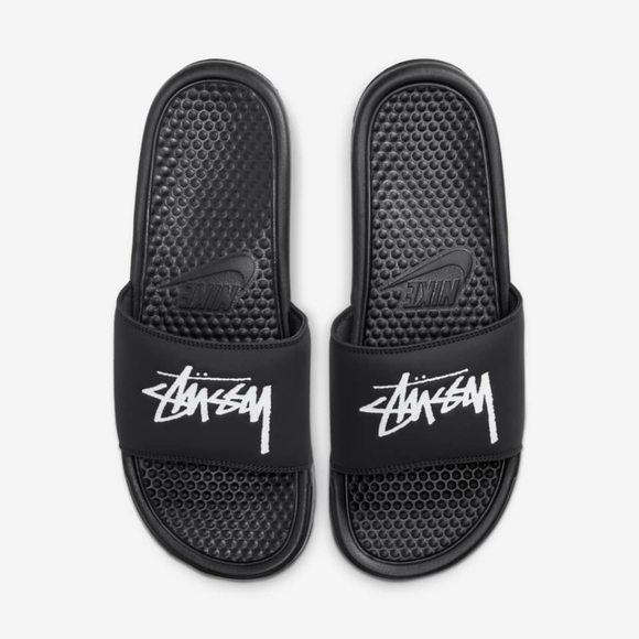 🚫 Sold × STUSSY × Nike Benassi Slides in Black - Picture 1 of 2